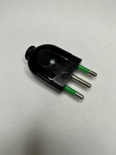 Re-Wireable 16A Italian Plug Black. (Kaiser 855)
