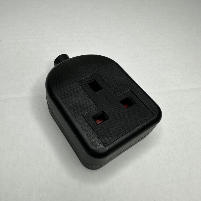 1 Gang Rubber Trailing UK Socket Black.