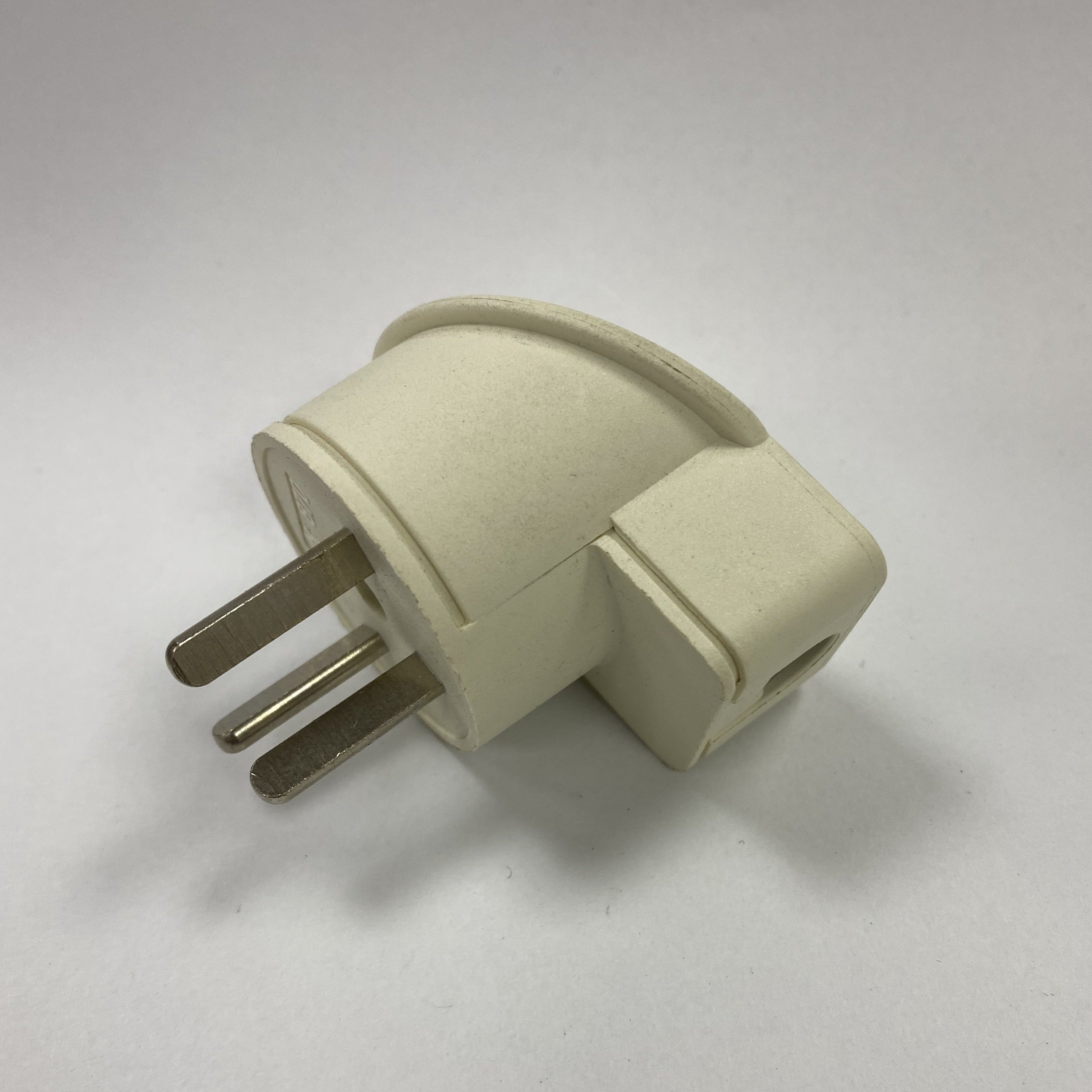 OEM/Poka Standard Grounding 1PCS/Blister Card, 24PCS/CTN 10A 250V~/16A  250V~ Power Extension Cord - China Socket, Switch